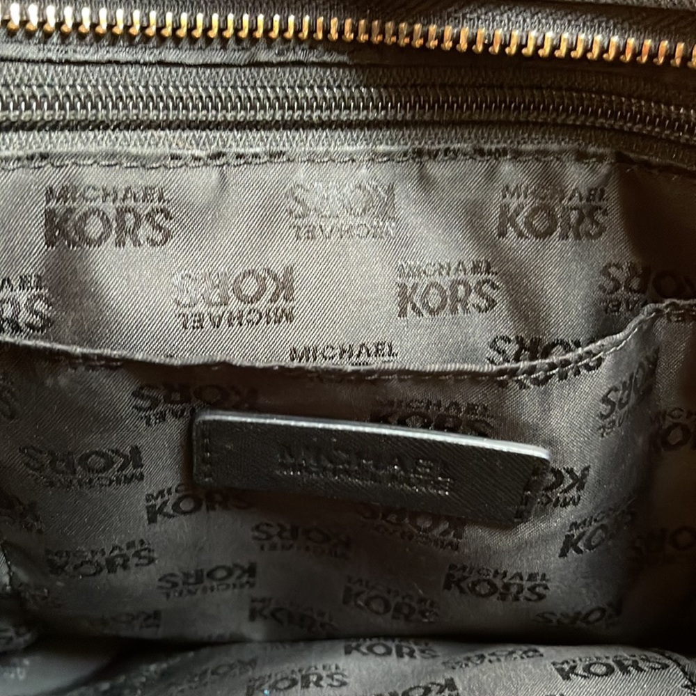 Black Michael kors purse - Picture 3 of 4